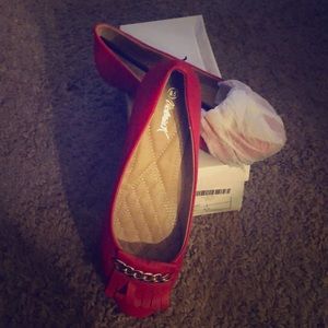 Red Chain Fringe Flat